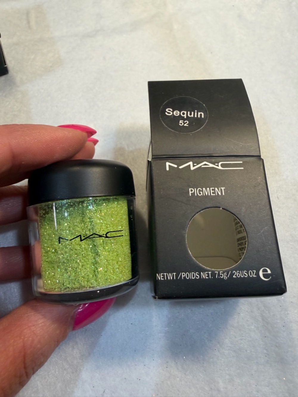 MAC Cosmetics Pigment in Sequin 52 - Bright Lime Green Loose Glitter Pigment New